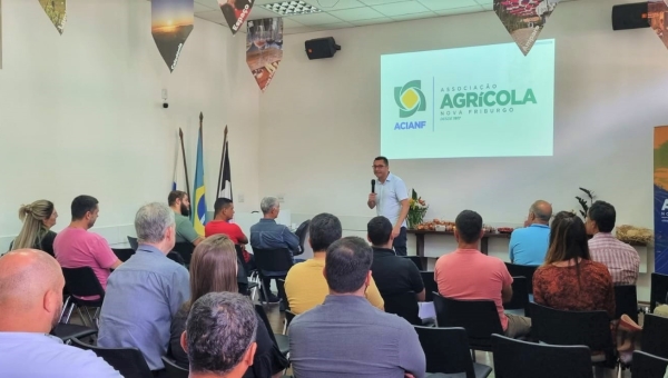 Alimentação Escolar é tema de reunião na ACIANF